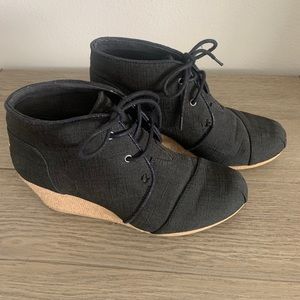 Bobs black linen wedge sneaker bootie size 7 Tom’s